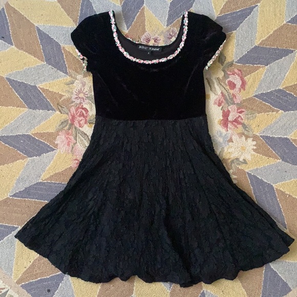 Betsey Johnson Dresses & Skirts - VINTAGE BETSEY JOHNSON COTTAGECORE VELVET LACE ROSETTE MINI DRESS XS S P 90s Y2K